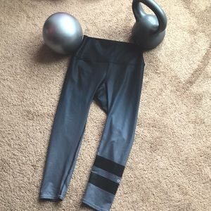 ALO Capri leggings great condition